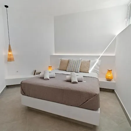 Σπίτι διακοπών Thalassa, Beachfront, Private Pool & Sunset Views By Explore Andros