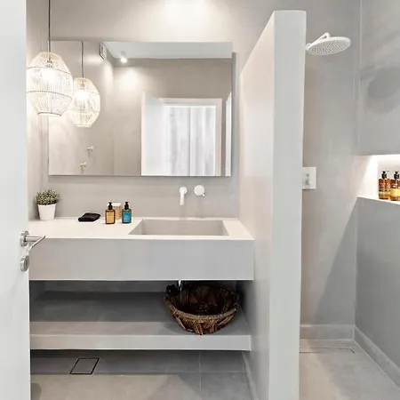 Thalassa, Beachfront, Private Pool & Sunset Views By Explore Andros * Μπατσί