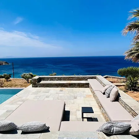 別荘 Thalassa, Beachfront, Private Pool & Sunset Views By Explore Andros