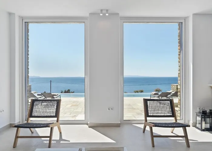 Dom wakacyjny Thalassa, Beachfront, Private Pool & Sunset Views By Explore Andros *