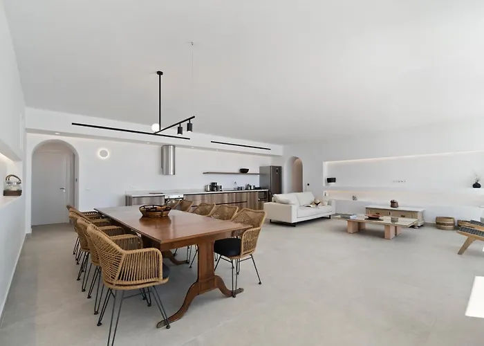 Dom wakacyjny Thalassa, Beachfront, Private Pool & Sunset Views By Explore Andros