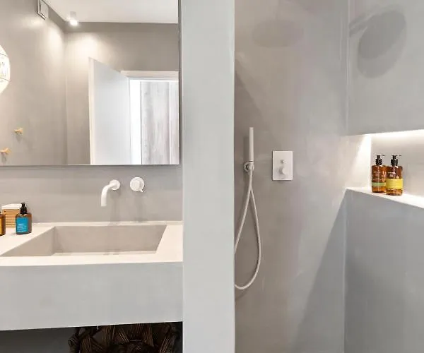 Dom wakacyjny Thalassa, Beachfront, Private Pool & Sunset Views By Explore Andros Batsi