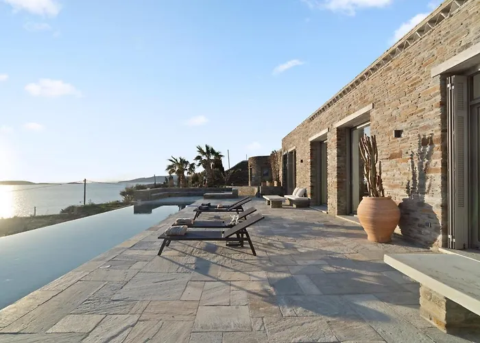 Thalassa, Beachfront, Private Pool & Sunset Views By Explore Andros Dom wakacyjny