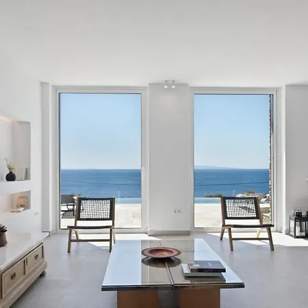 בית נופש Thalassa, Beachfront, Private Pool & Sunset Views By Explore Andros