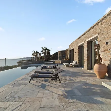 Thalassa, Beachfront, Private Pool & Sunset Views By Explore Andros Holiday home
