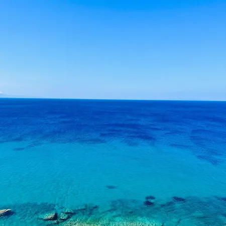 Thalassa, Beachfront, Private Pool & Sunset Views By Explore Andros Holiday home