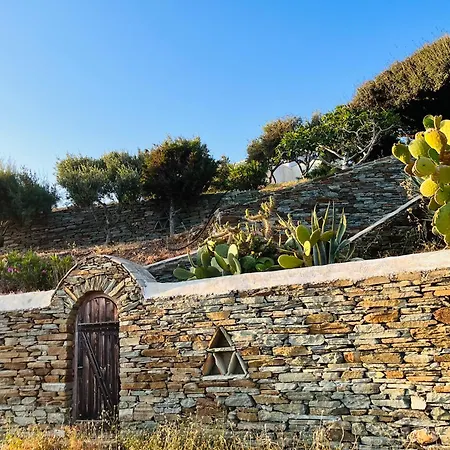 Thalassa, Beachfront, Private Pool & Sunset Views By Explore Andros באטסי