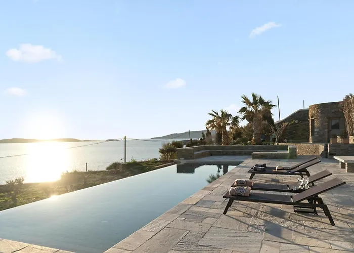 Nyaraló Thalassa, Beachfront, Private Pool & Sunset Views By Explore Andros