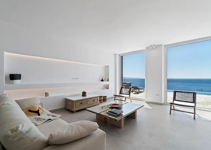 Thalassa, Beachfront, Private Pool & Sunset Views By Explore Andros Nyaraló