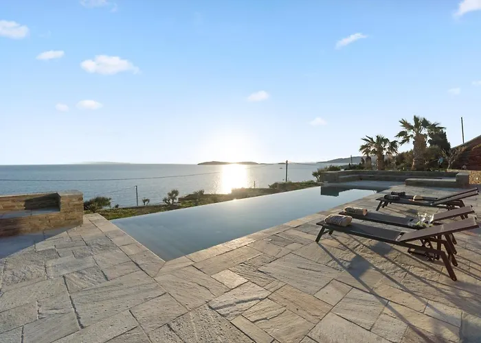 بيت للعطل Thalassa, Beachfront, Private Pool & Sunset Views By Explore Andros باتسي
