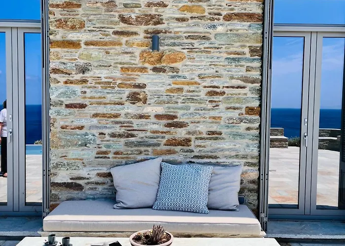 Nyaraló Thalassa, Beachfront, Private Pool & Sunset Views By Explore Andros *