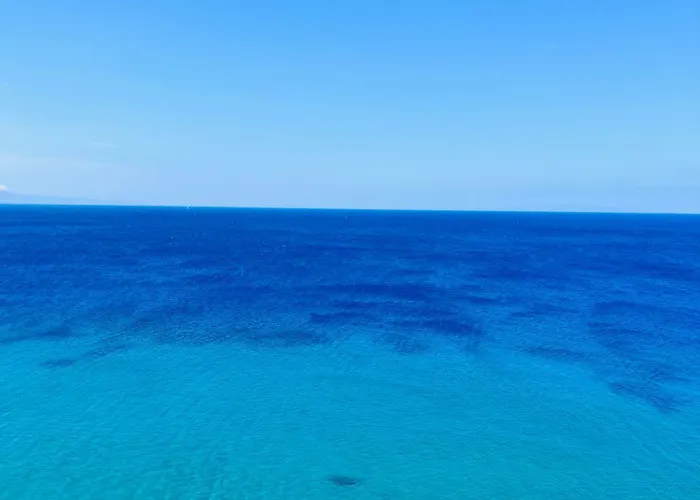 Thalassa, Beachfront, Private Pool & Sunset Views By Explore Andros Nyaraló